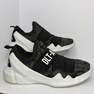 Skechers DLT-A Slip On Shoes Womens 7 Black Grey White Static Flare Sneakers